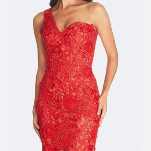 Dress the population Magnolia One-
Shoulder Dress
New with tags!